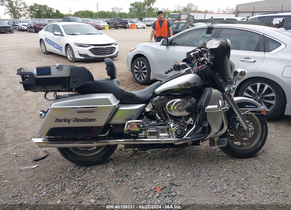 2003 HARLEY-DAVIDSON FLHTCUI ANNIVERSARY VIN: 1HD1FCW463Y641592