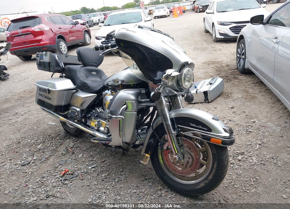 2003 HARLEY-DAVIDSON FLHTCUI ANNIVERSARY VIN: 1HD1FCW463Y641592