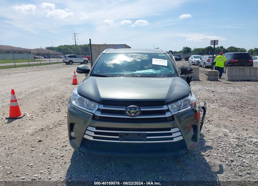 2019 TOYOTA HIGHLANDER XLE VIN: 5TDJZRFH7KS918095