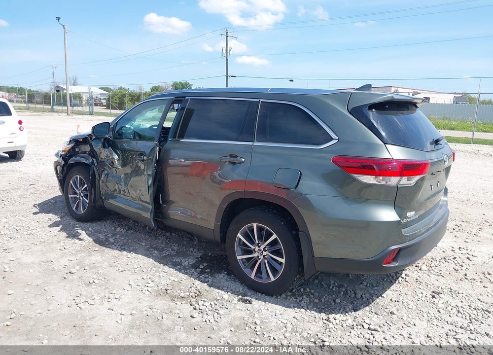 2019 TOYOTA HIGHLANDER XLE VIN: 5TDJZRFH7KS918095