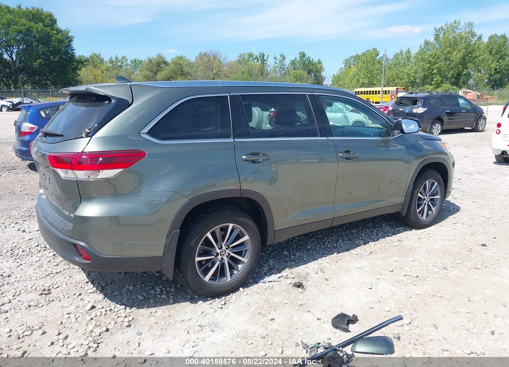 2019 TOYOTA HIGHLANDER XLE VIN: 5TDJZRFH7KS918095