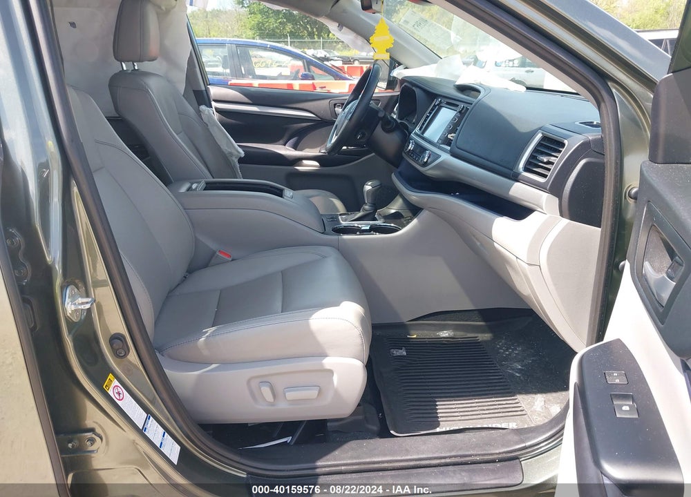 2019 TOYOTA HIGHLANDER XLE VIN: 5TDJZRFH7KS918095