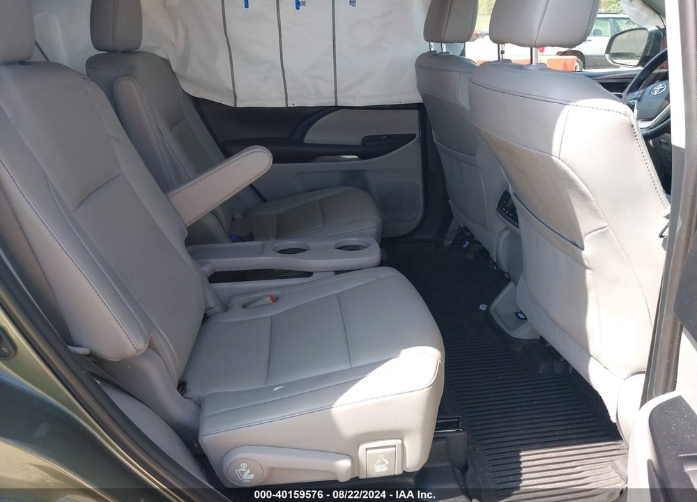 2019 TOYOTA HIGHLANDER XLE VIN: 5TDJZRFH7KS918095