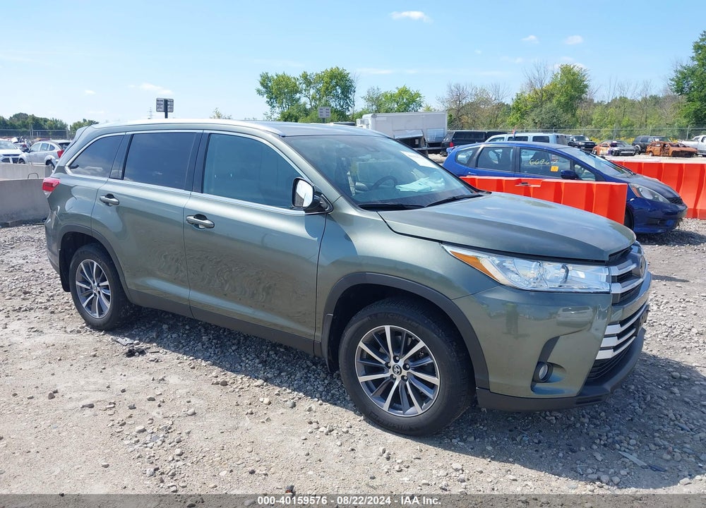 2019 TOYOTA HIGHLANDER XLE VIN: 5TDJZRFH7KS918095
