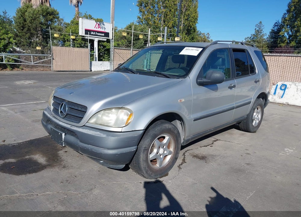 1998 MERCEDES-BENZ ML 320 CLASSIC VIN: 4JGAB54E8WA009559