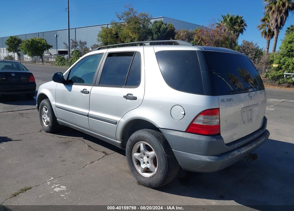 1998 MERCEDES-BENZ ML 320 CLASSIC VIN: 4JGAB54E8WA009559