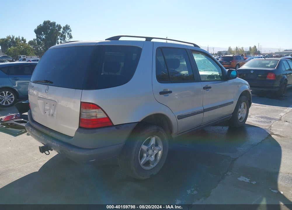 1998 MERCEDES-BENZ ML 320 CLASSIC VIN: 4JGAB54E8WA009559