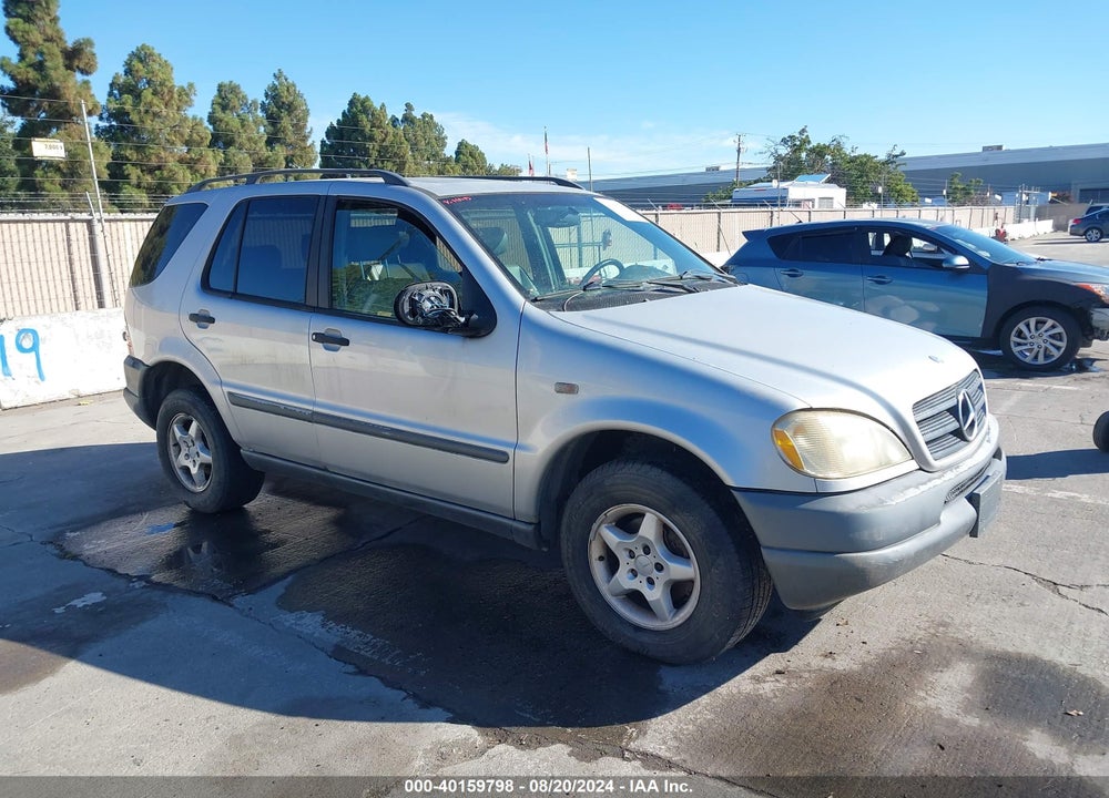 1998 MERCEDES-BENZ ML 320 CLASSIC VIN: 4JGAB54E8WA009559