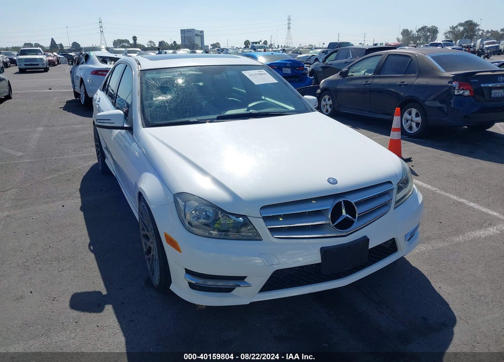 2013 MERCEDES-BENZ C 250 LUXURY/SPORT VIN: WDDGF4HB6DR277561
