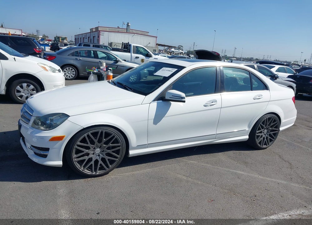 2013 MERCEDES-BENZ C 250 LUXURY/SPORT VIN: WDDGF4HB6DR277561
