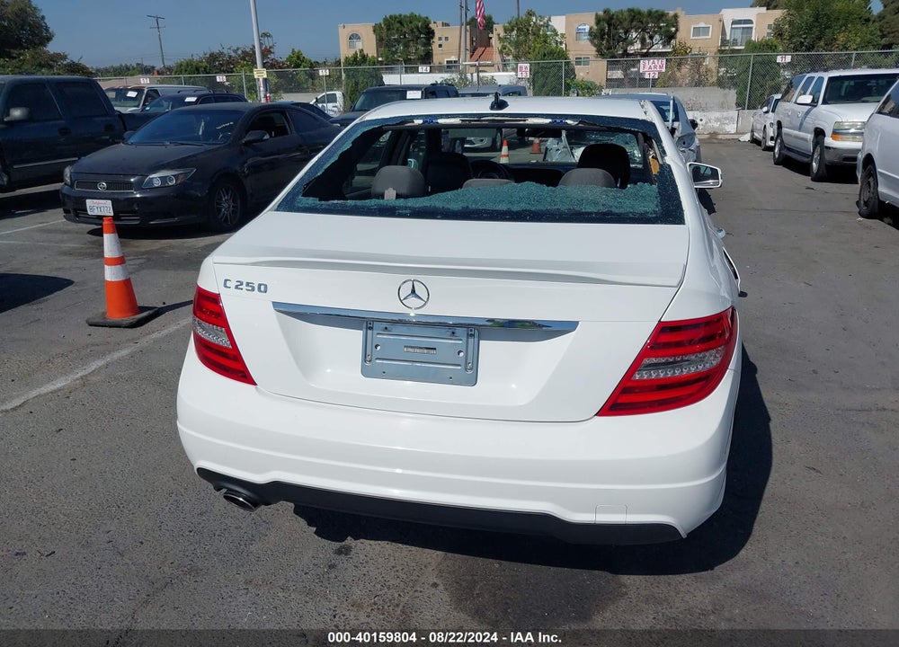 2013 MERCEDES-BENZ C 250 LUXURY/SPORT VIN: WDDGF4HB6DR277561