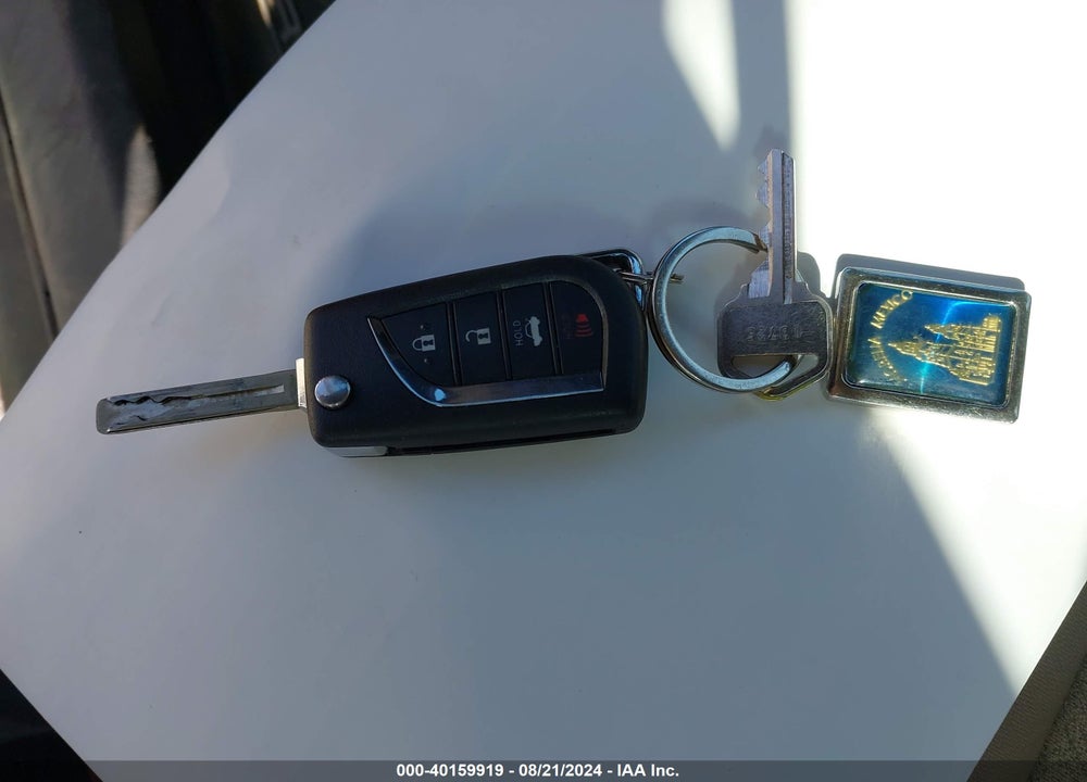 2018 TOYOTA CAMRY LE VIN: 4T1B11HK6JU597002