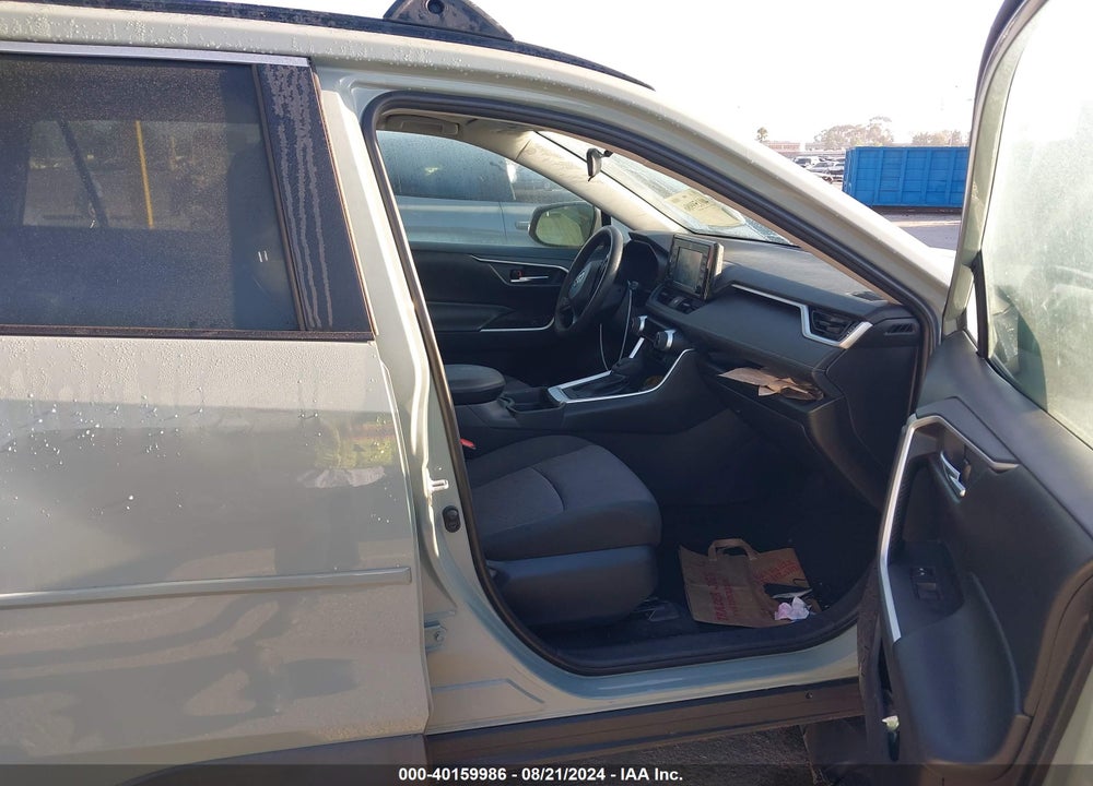 2019 TOYOTA RAV4 XLE VIN: 2T3W1RFV4KC012795