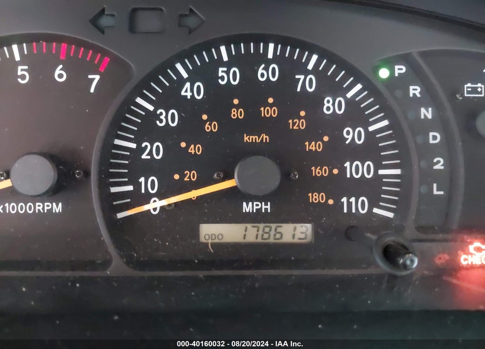 2000 TOYOTA TUNDRA LTD V8 VIN: 5TBRT3811YS079628