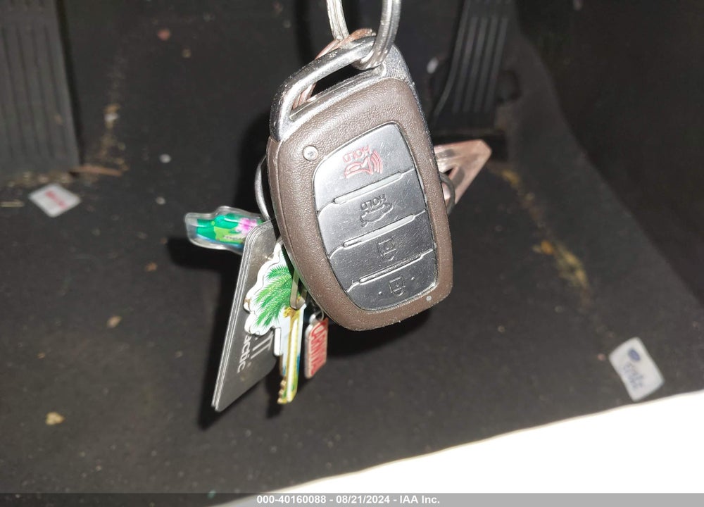 2016 HYUNDAI ELANTRA LIMITED VIN: 5NPDH4AE7GH652705