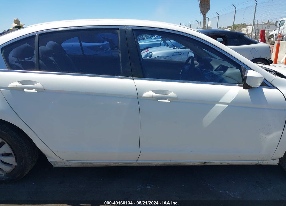 2009 HONDA ACCORD 2.4 LX VIN: JHMCP26399C009182
