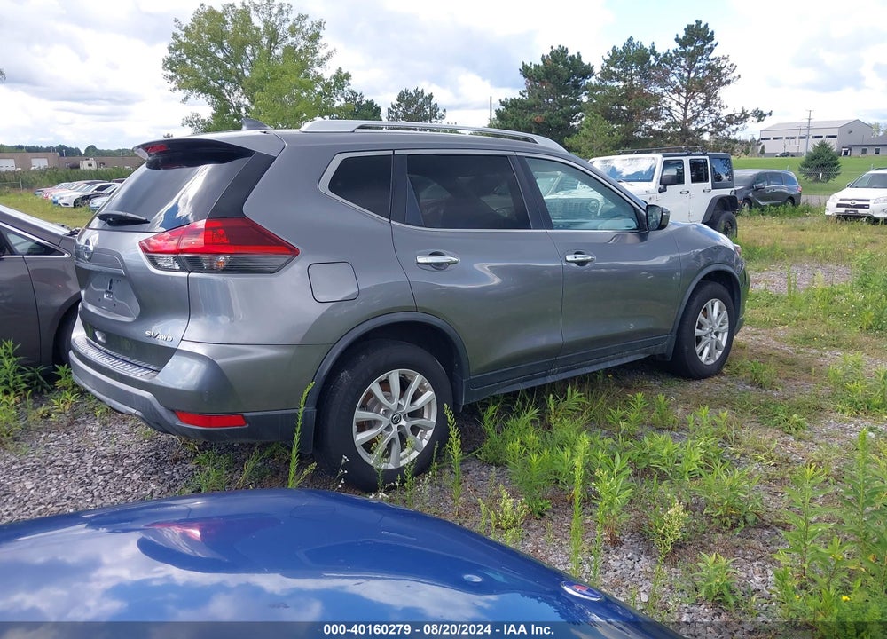 2018 NISSAN ROGUE SV VIN: KNMAT2MV1JP602511