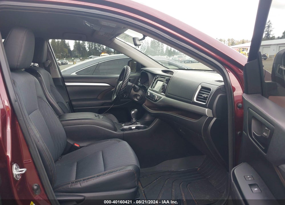 2015 TOYOTA HIGHLANDER LE PLUS V6 VIN: 5TDBKRFH1FS114938