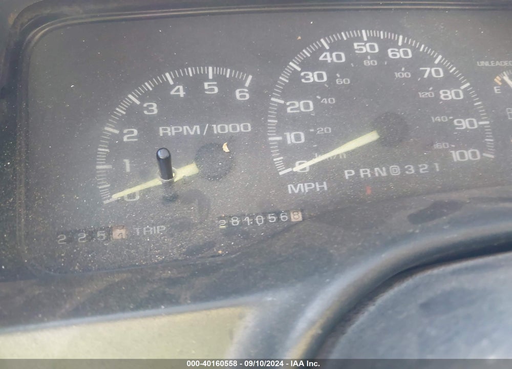1998 CHEVROLET SUBURBAN 1500 VIN: 3GNEC16R7WG133388