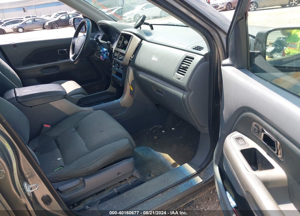 2007 HONDA PILOT LX VIN: 5FNYF28157B010674