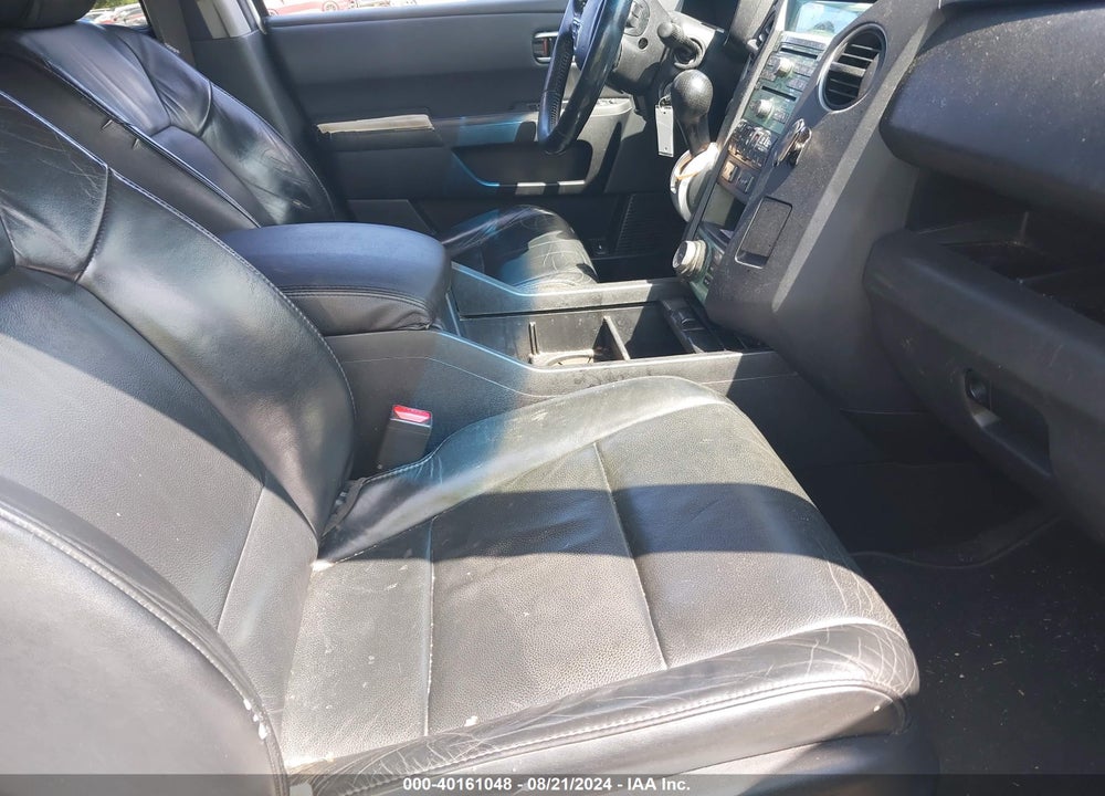 2011 HONDA PILOT TOURING VIN: 5FNYF4H9XBB100008