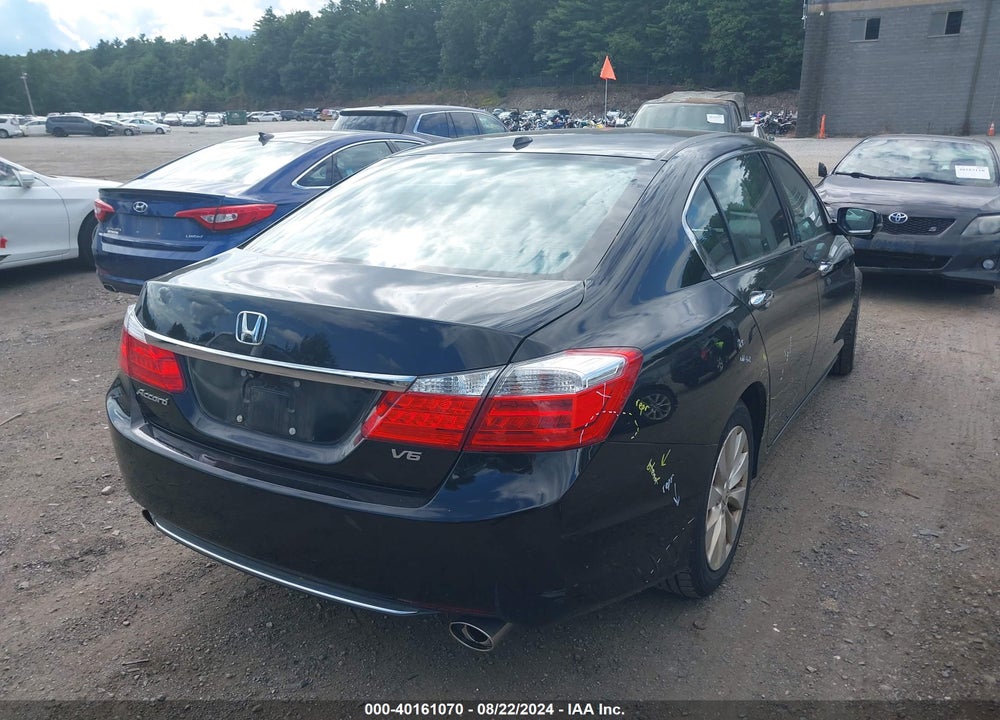 2015 HONDA ACCORD EX-L V-6 VIN: 1HGCR3F84FA020967