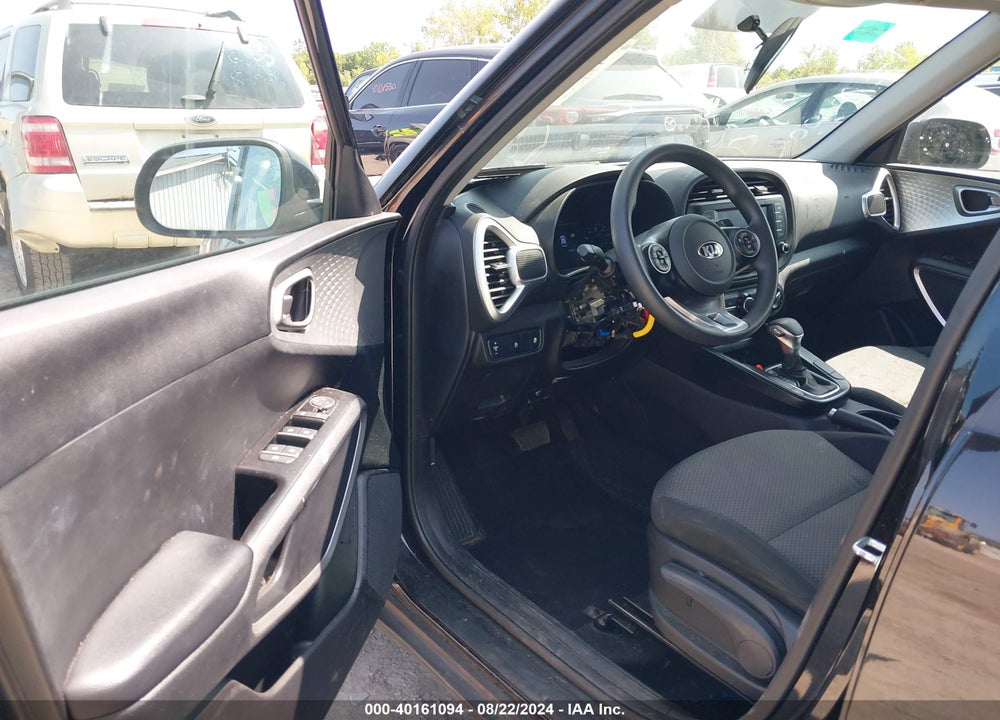2020 KIA SOUL LX VIN: KNDJ23AU5L7710265