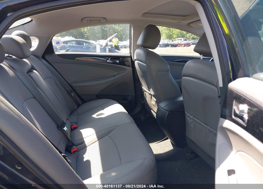 2014 HYUNDAI SONATA SE VIN: 5NPEC4AC4EH846073