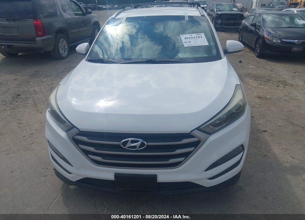 2017 HYUNDAI TUCSON SE VIN: KM8J33A41HU383378