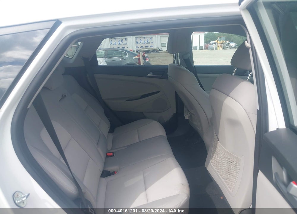 2017 HYUNDAI TUCSON SE VIN: KM8J33A41HU383378
