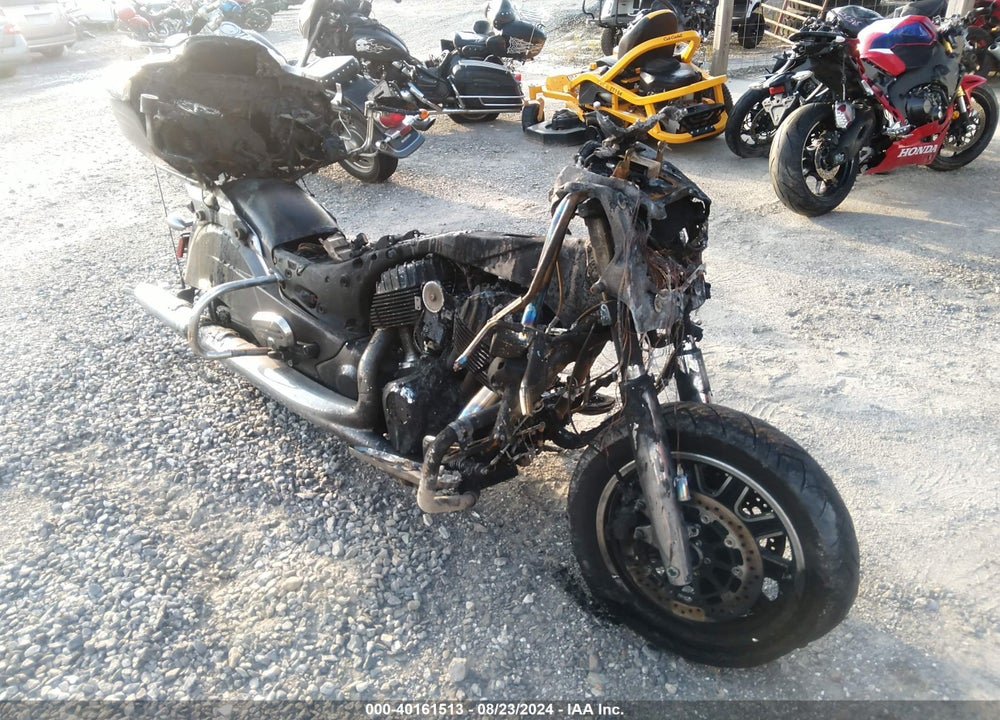 2016 INDIAN MOTORCYCLE CO. ROADMASTER VIN: 56KTRAAA3G3337765