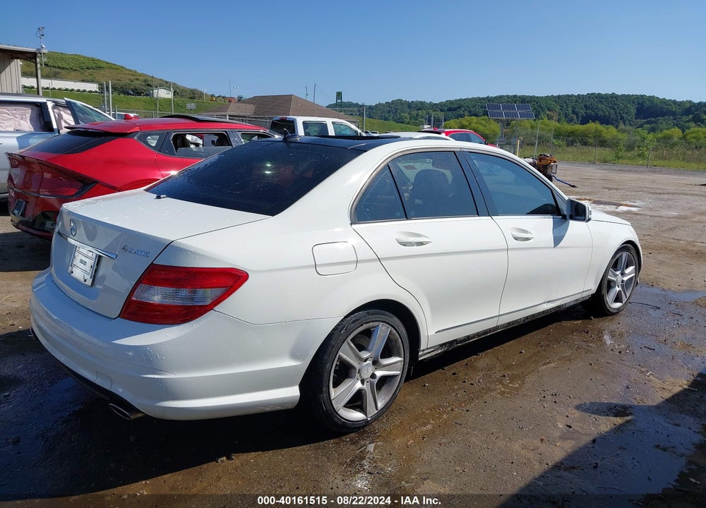 2011 MERCEDES-BENZ C 300 LUXURY 4MATIC/SPORT 4MATIC VIN: WDDGF8BB5BR174211