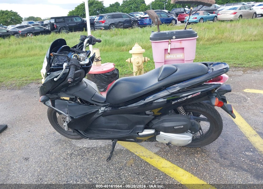 2013 HONDA PCX 150 VIN: MLHKF121XD5002153