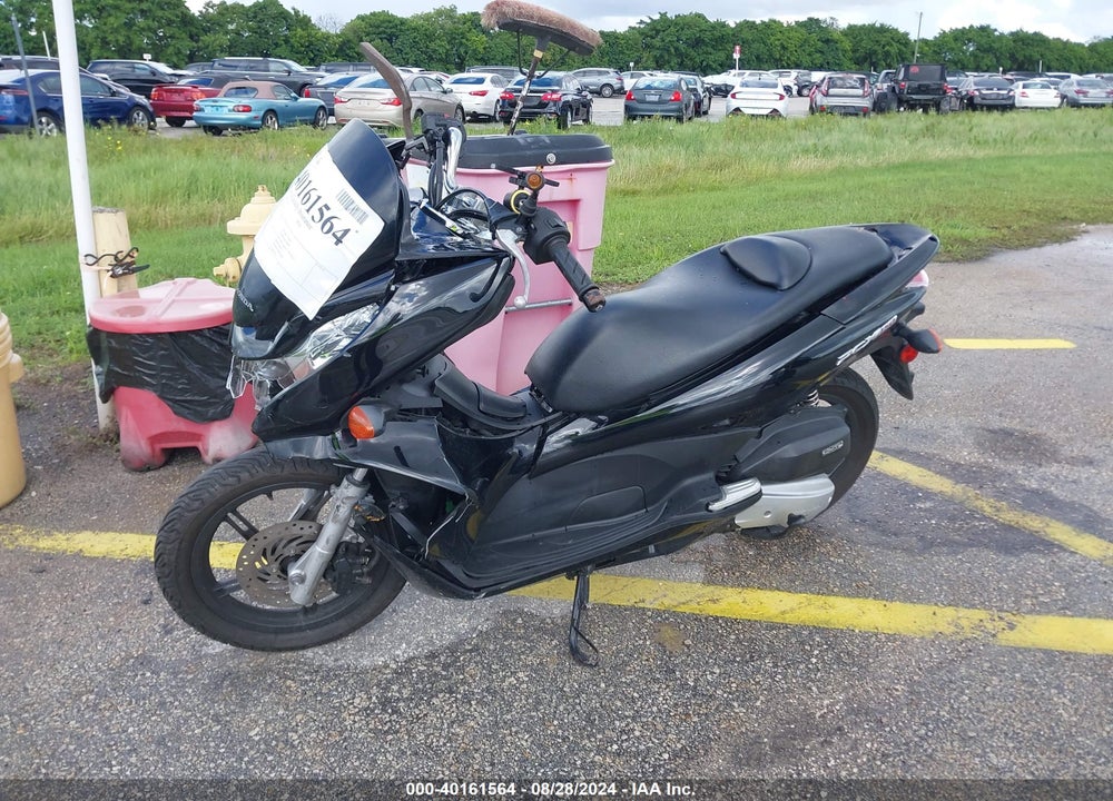 2013 HONDA PCX 150 VIN: MLHKF121XD5002153