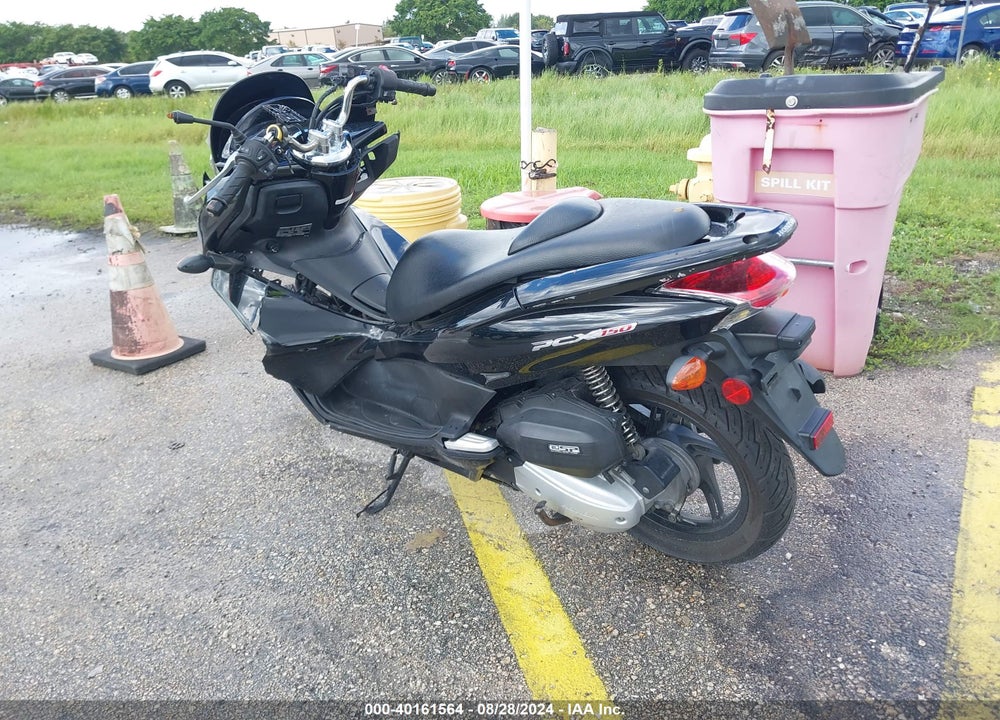 2013 HONDA PCX 150 VIN: MLHKF121XD5002153