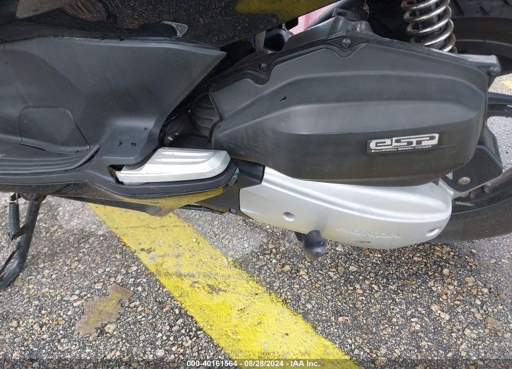 2013 HONDA PCX 150 VIN: MLHKF121XD5002153