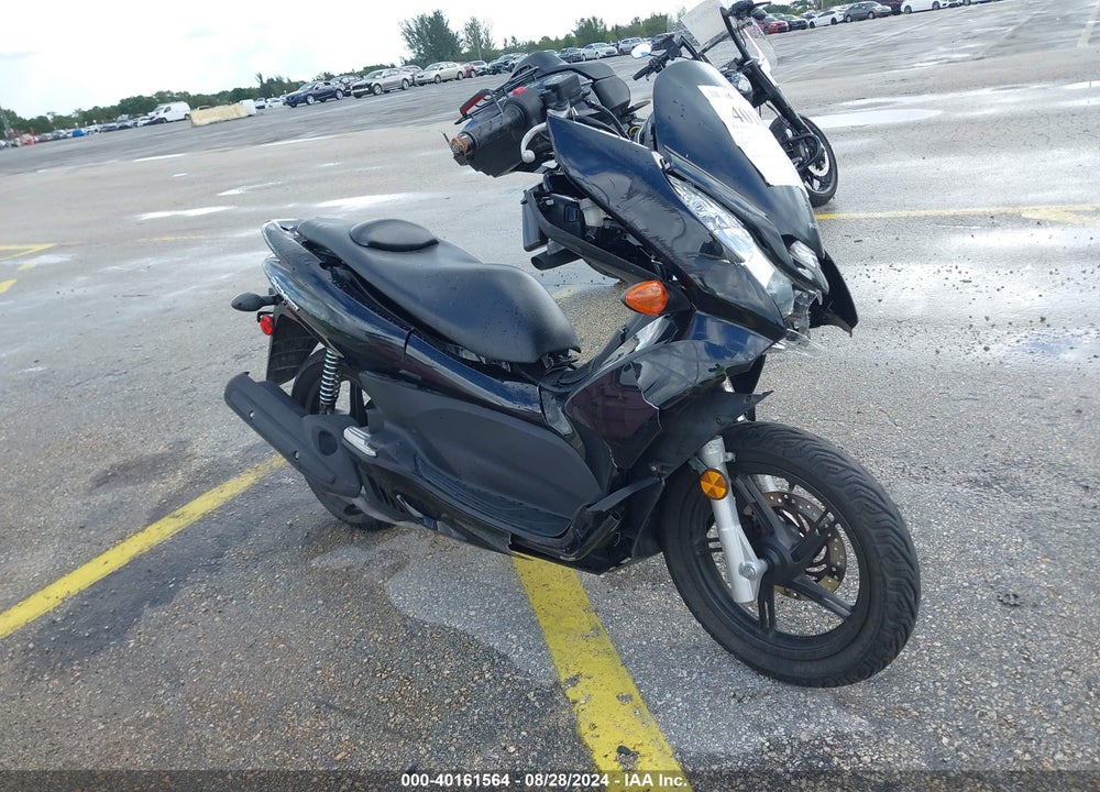 2013 HONDA PCX 150 VIN: MLHKF121XD5002153
