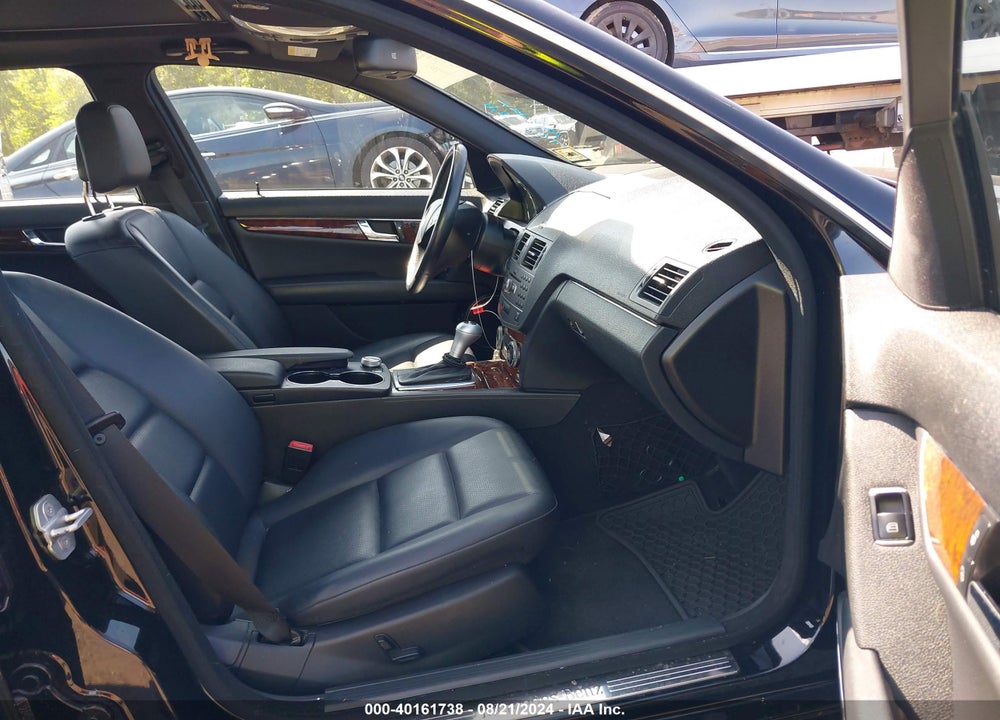 2011 MERCEDES-BENZ C 300 VIN: WDDGF8BB0BR133615