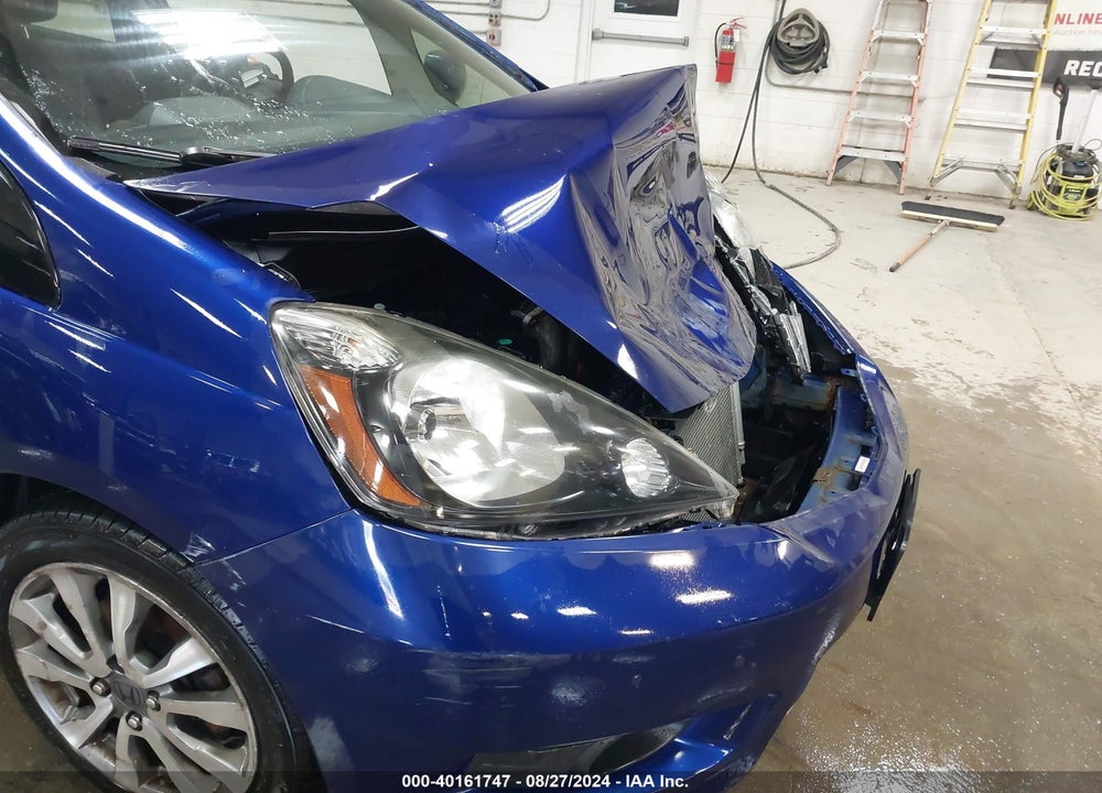 2013 HONDA FIT SPORT VIN: JHMGE8H53DC013634
