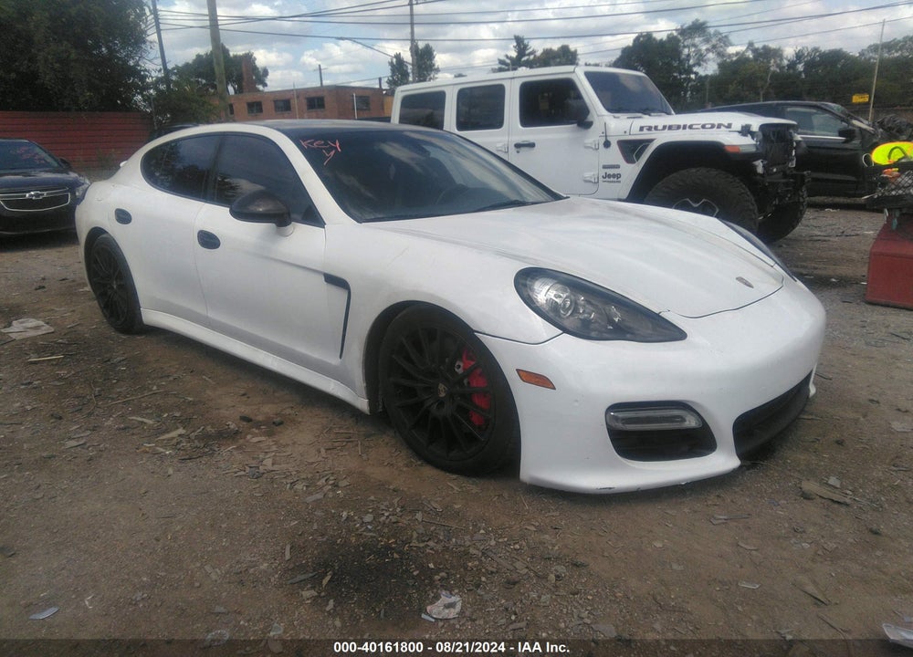 2013 PORSCHE PANAMERA GTS VIN: WP0AF2A76DL075509