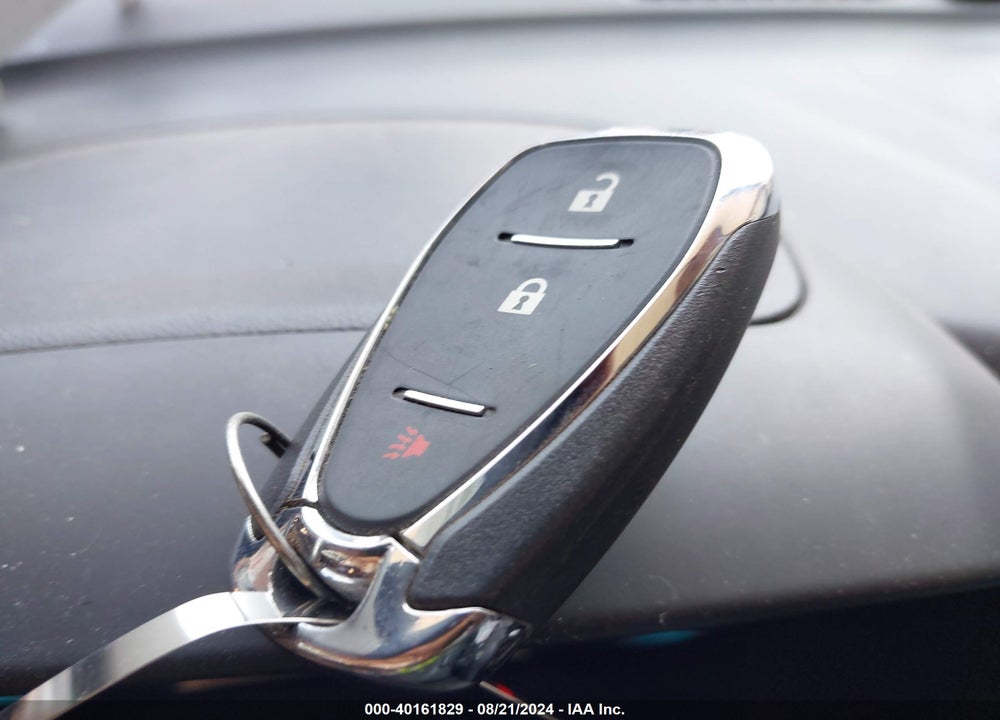 2019 CHEVROLET EQUINOX LT VIN: 2GNAXKEV6K6169229