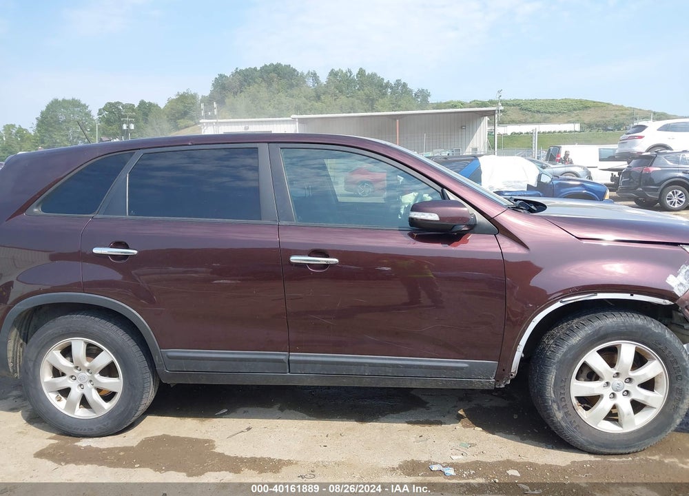 2011 KIA SORENTO LX VIN: 5XYKT3A17BG079771