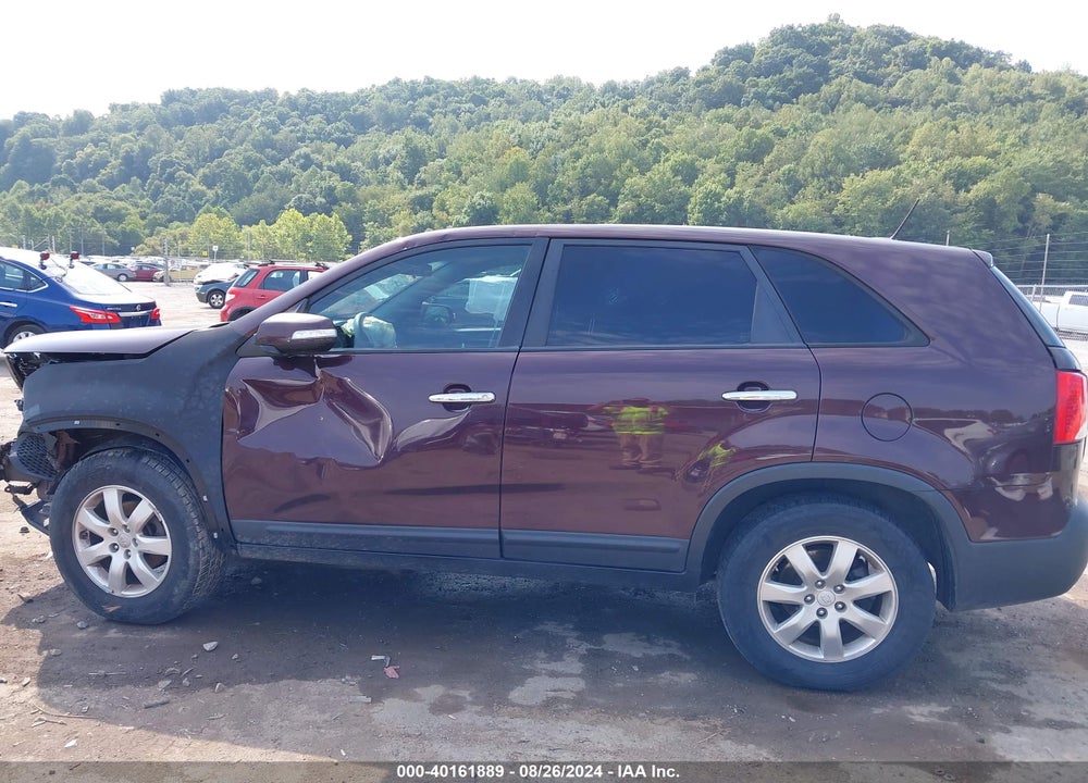 2011 KIA SORENTO LX VIN: 5XYKT3A17BG079771