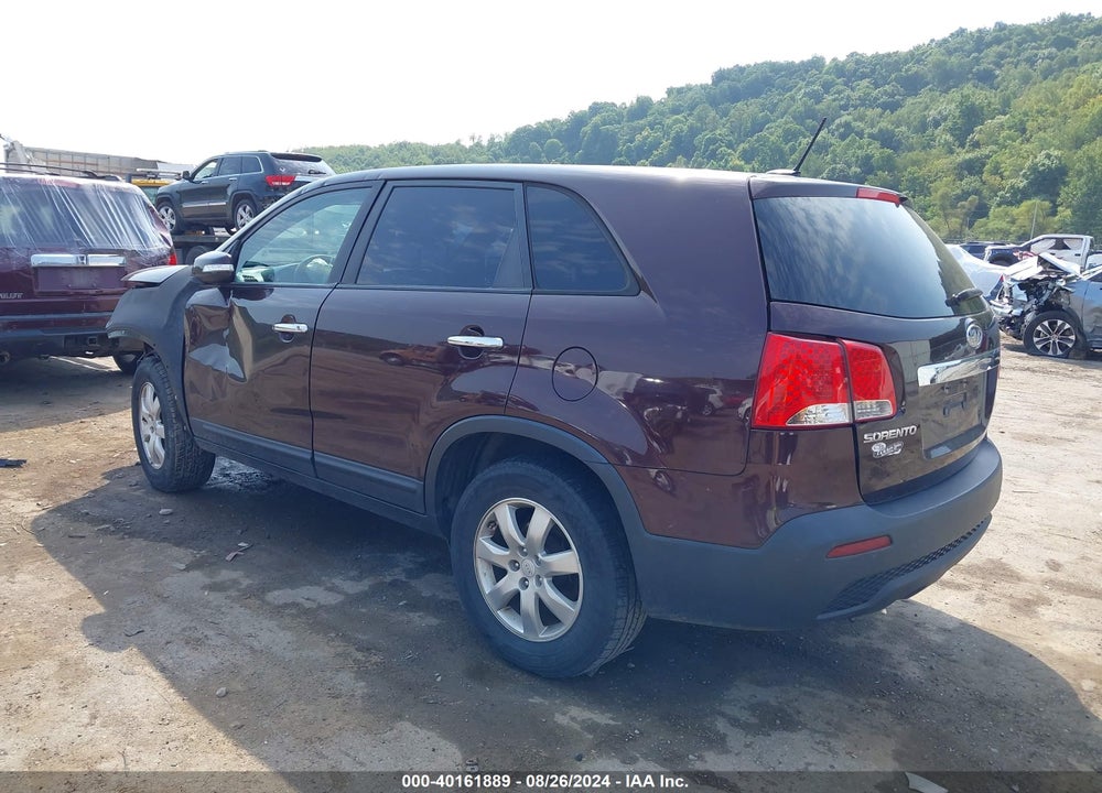 2011 KIA SORENTO LX VIN: 5XYKT3A17BG079771