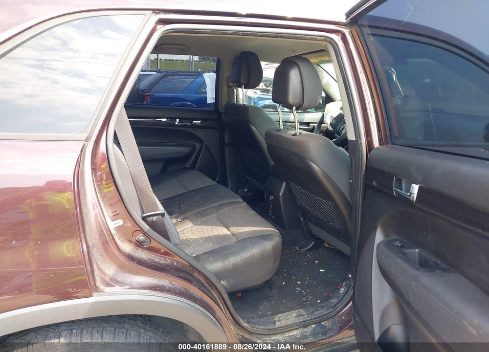 2011 KIA SORENTO LX VIN: 5XYKT3A17BG079771