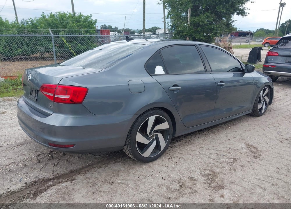 2015 VOLKSWAGEN JETTA 1.8T SE VIN: 3VWD17AJXFM411942
