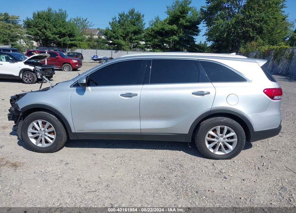 2018 KIA SORENTO 2.4L LX VIN: 5XYPGDA37JG425561