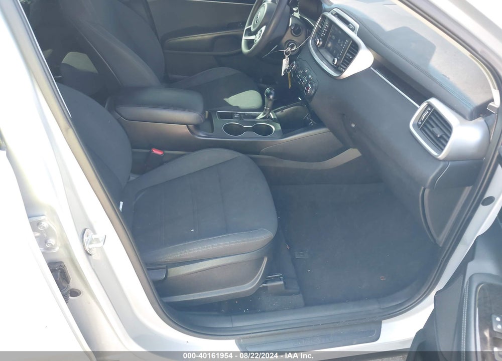 2018 KIA SORENTO 2.4L LX VIN: 5XYPGDA37JG425561