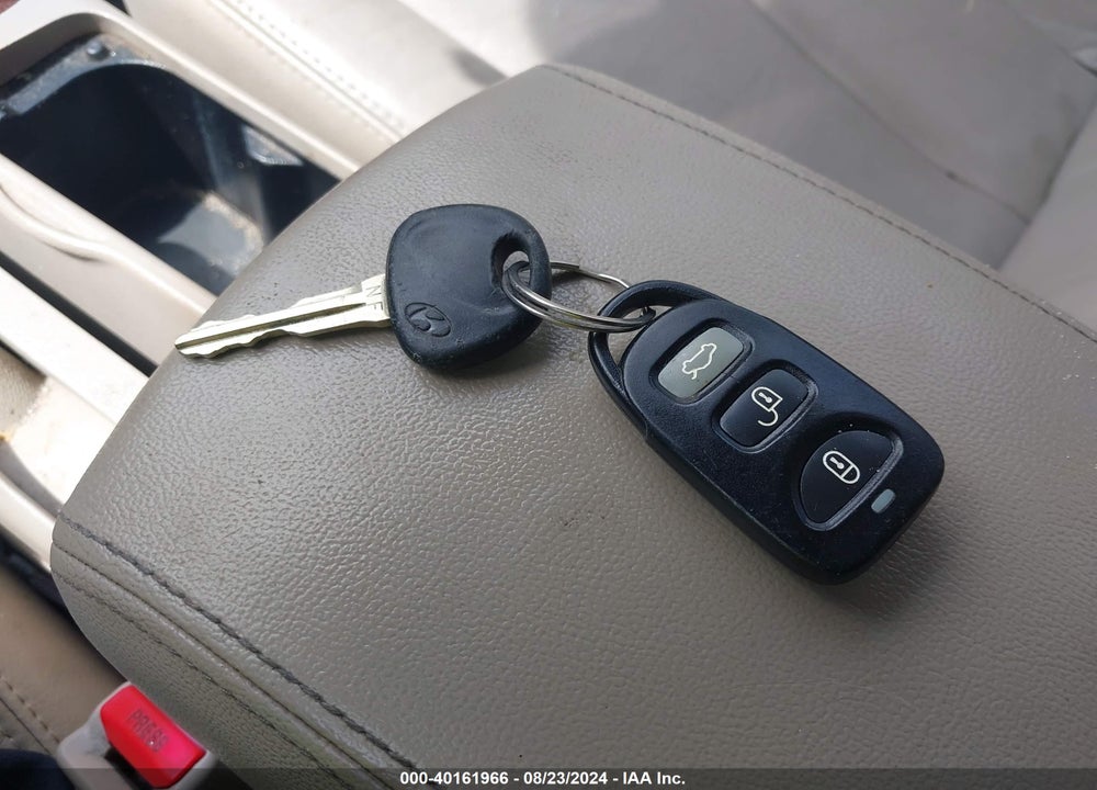 2008 HYUNDAI SONATA LIMITED V6/SE V6 VIN: 5NPEU46F08H359702