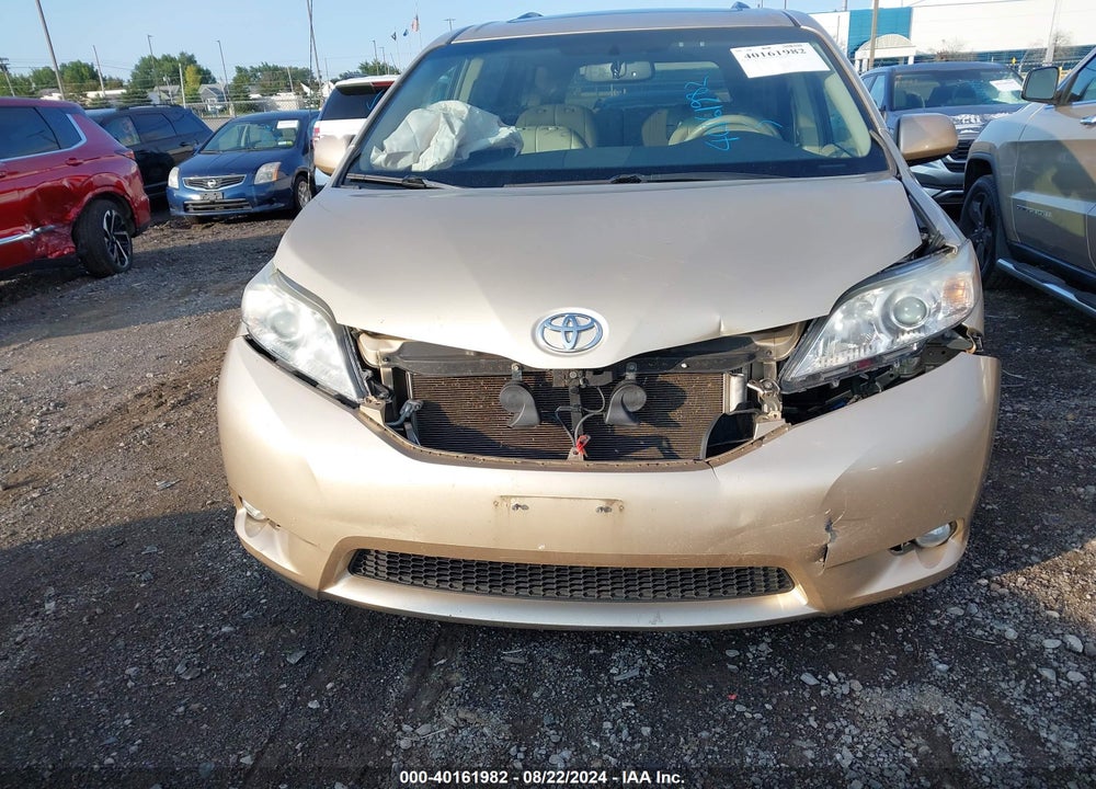 2014 TOYOTA SIENNA XLE V6 8 PASSENGER VIN: 5TDYK3DC4ES478249